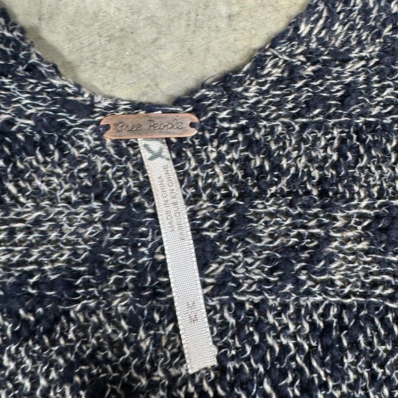 Free People Womens Open Knit Cardigan Sweater Long Sz M Blue Cream Holiday - Picture 3 of 9